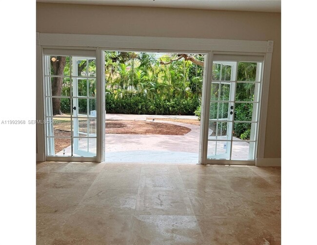 Building Photo - 1032 Obispo Ave