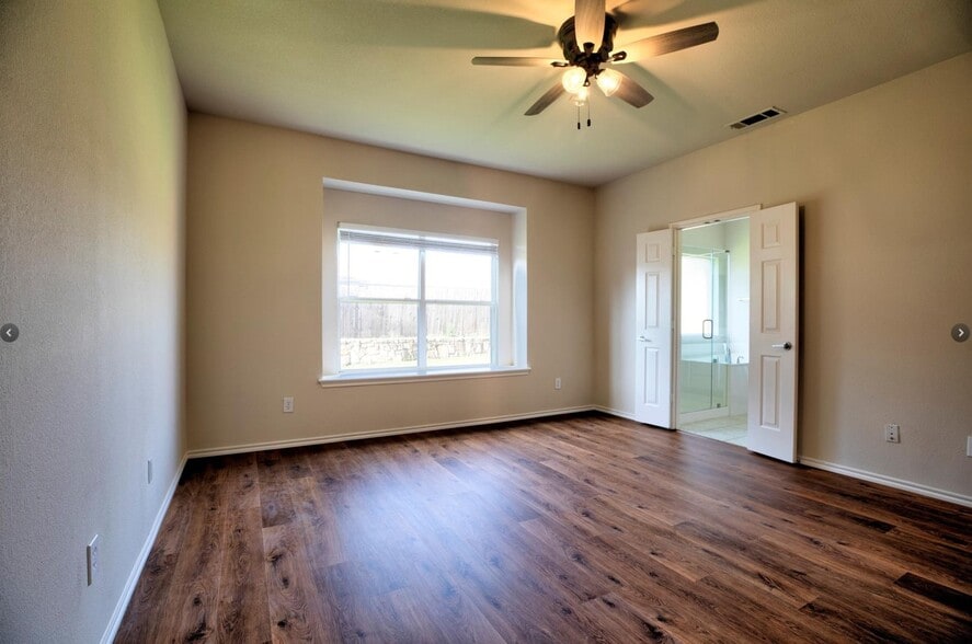 Building Photo - 2136 Carlotta Dr
