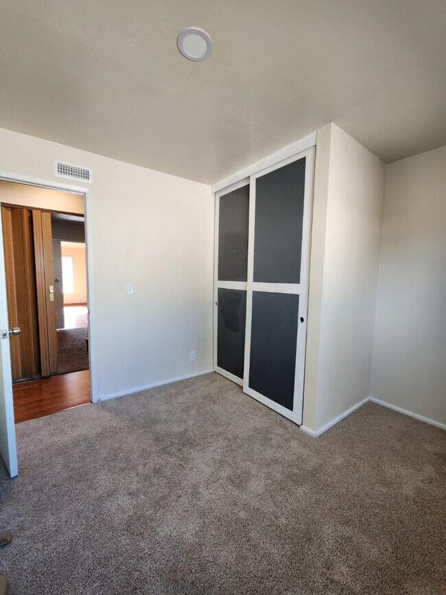 Building Photo - 1897 Cabrena St