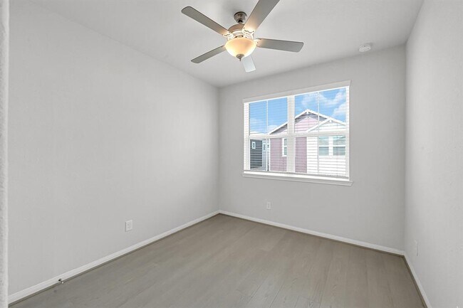 Building Photo - 1528 Lakeline Oak Dr