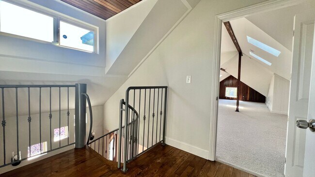 Building Photo - 696-694-29th