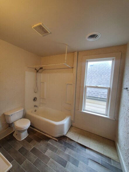 Building Photo - 2327 S 15th St