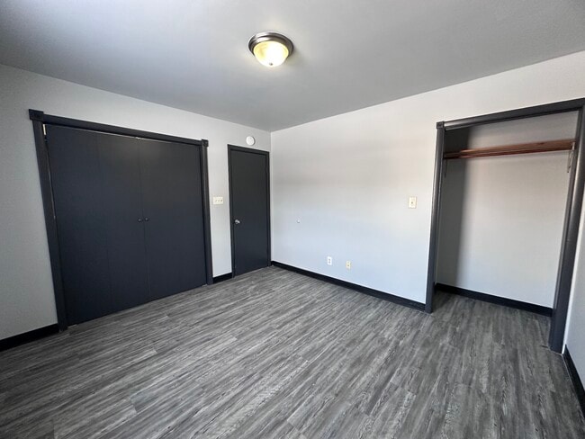 Building Photo - 301-3 Victor-