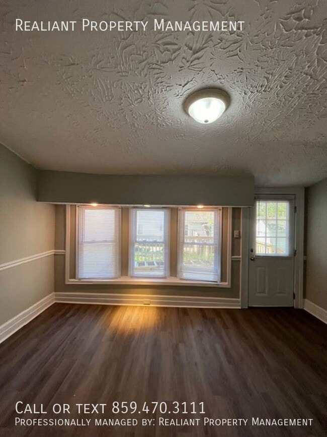 Building Photo - 307 N. Central-