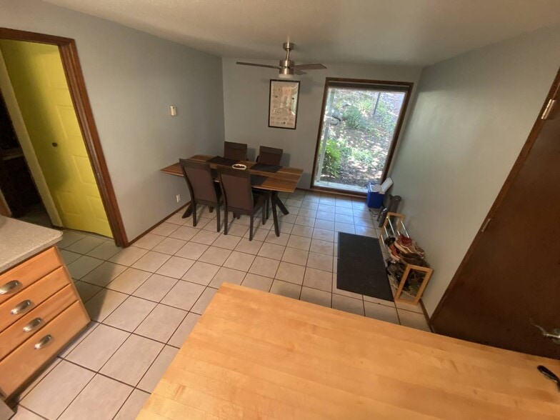 Building Photo - 2834 Warren St