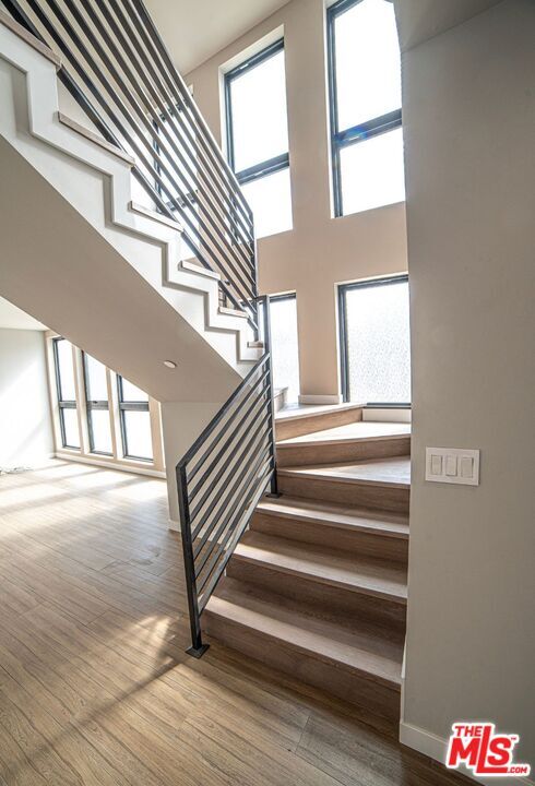 Building Photo - 9900 Laurel Canyon Blvd