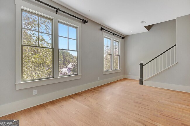 Building Photo - 10659 Serenbe Ln