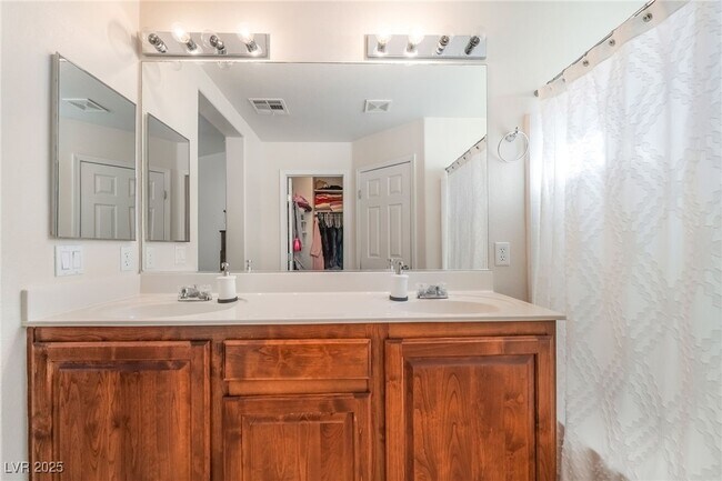 Building Photo - 6496 Chettle House Ln