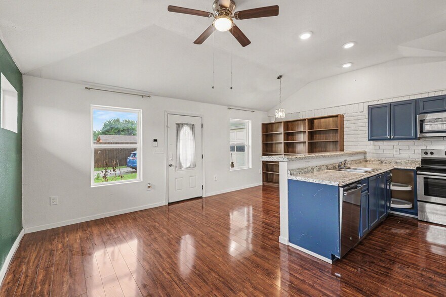 Building Photo - 6556 Osage Trl