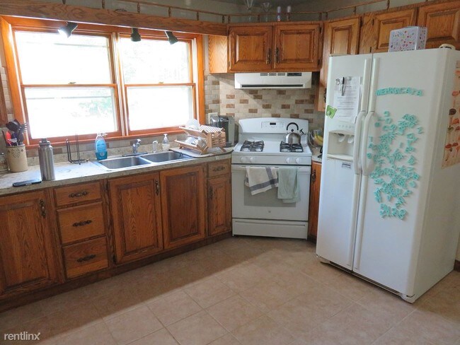 Building Photo - 4 br, 2 bath House - 337 Coddington Road 3...