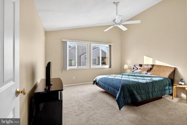 Building Photo - 406 Margit Ct