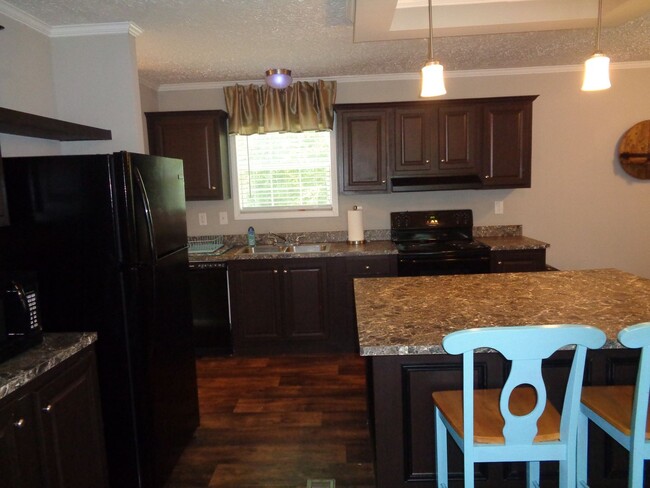 Building Photo - One Level House FOR RENT with a Country Se...