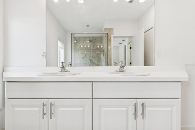 Building Photo - 1685 Laurel St