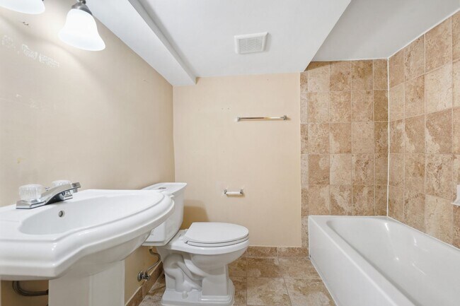 Building Photo - A GEM IN RIVERDALE HEIGHTS!