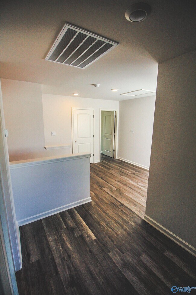 Building Photo - 167 Maple Spg Trl