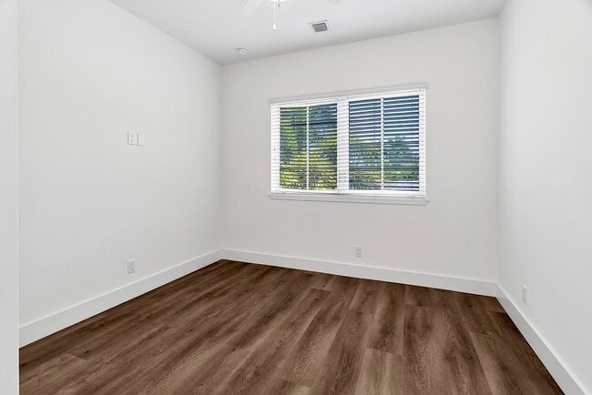 Building Photo - 211 Ocean Breeze