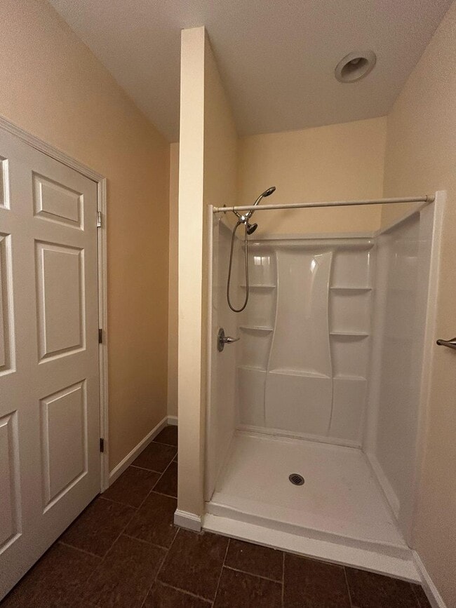 Building Photo - 1326 E Gibson St