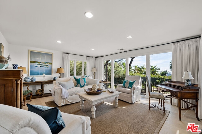 Building Photo - 28952 Selfridge Dr