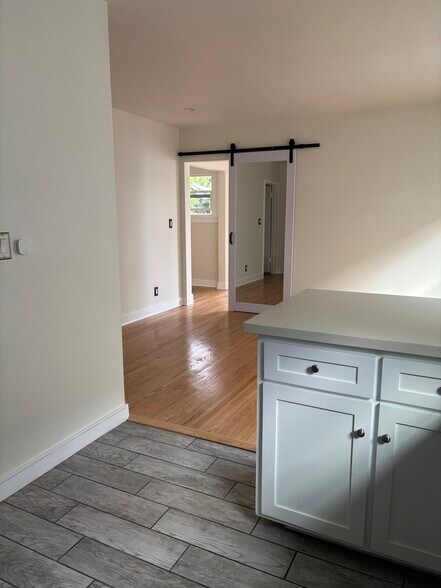 Building Photo - 958 2nd St