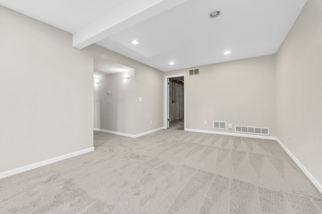 Building Photo - 907 Award Dr