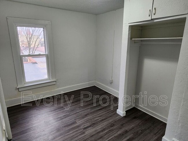 Building Photo - 1664 N Wisconsin St