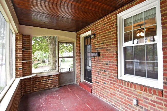 Building Photo - 600 23rd St S