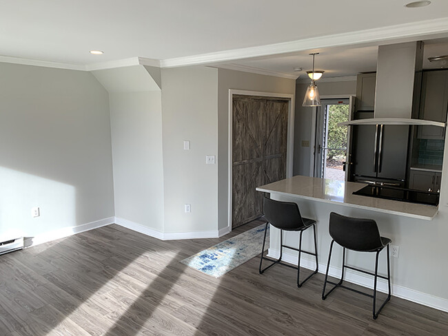 Building Photo - 63 Back Cove Est