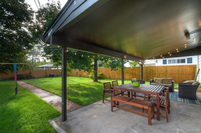 Building Photo - Fantastic Englewood Ranch