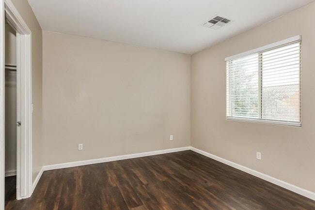 Building Photo - 339 S Travis