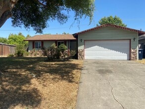 Building Photo - Single Story 3 bdrm 2 bath