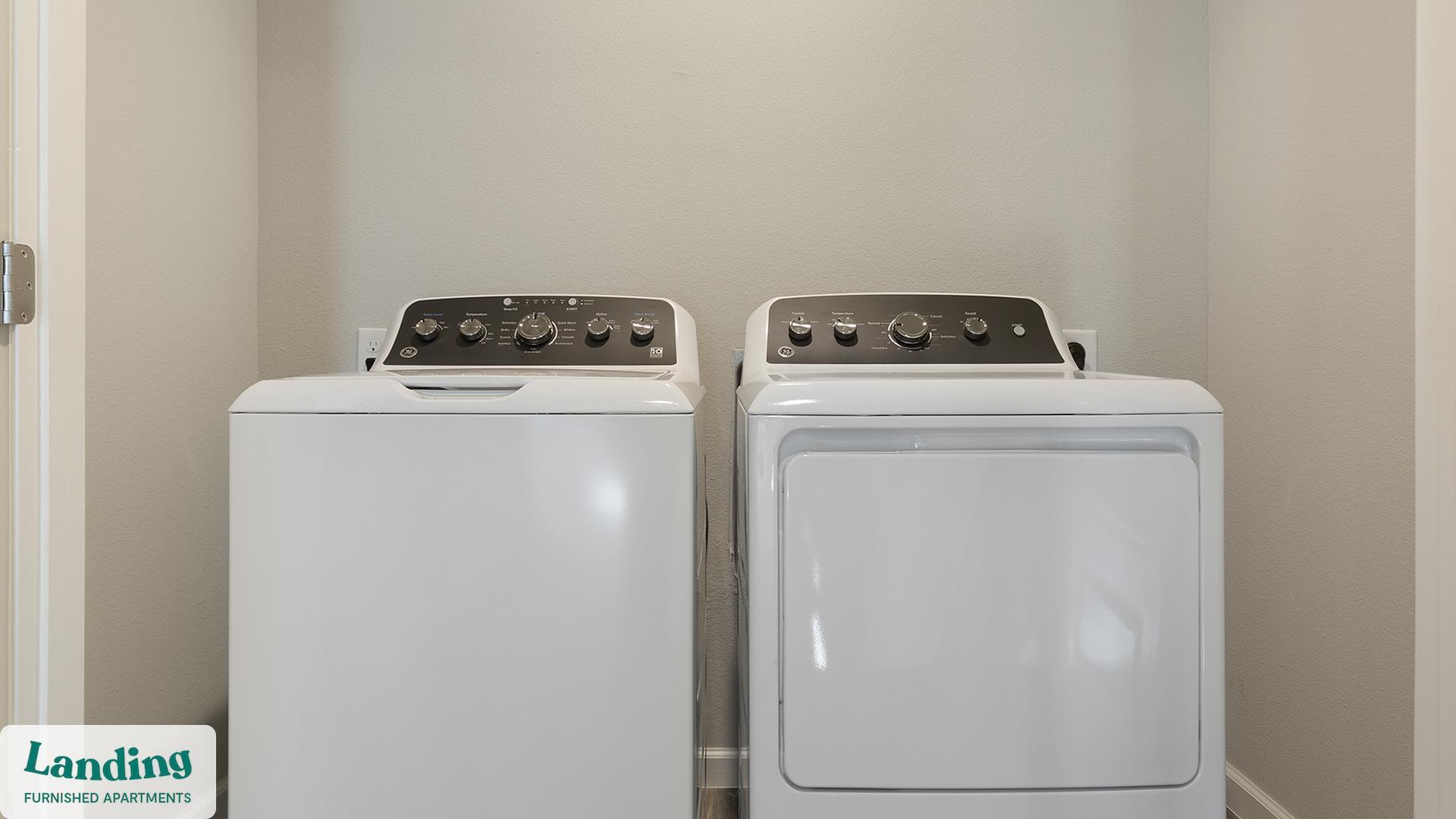 Building Photo - 3401 Redbud Ln