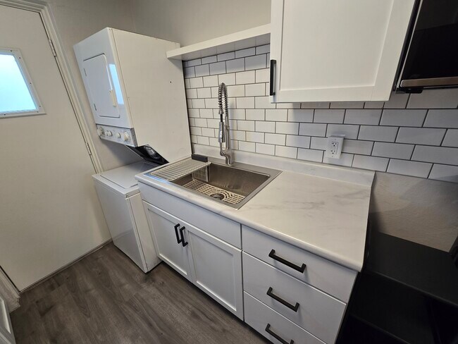 Building Photo - 508 S Main St