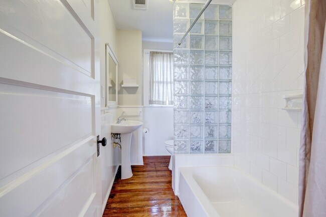 Building Photo - 1229 Heights Blvd