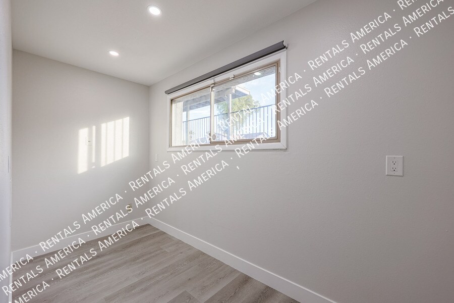 Building Photo - 5205 W Caribbean Ln