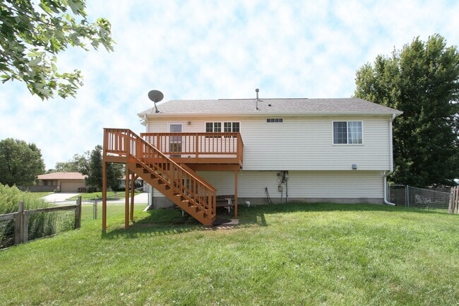 Building Photo - Timber Ridge Split Foyer