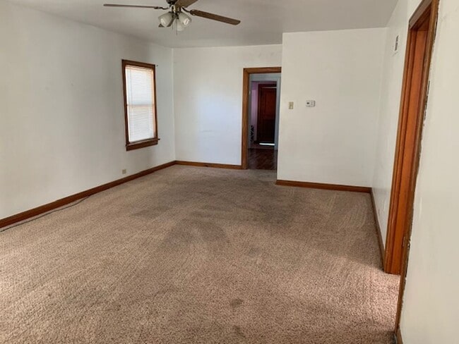 Building Photo - 1101 W University Dr