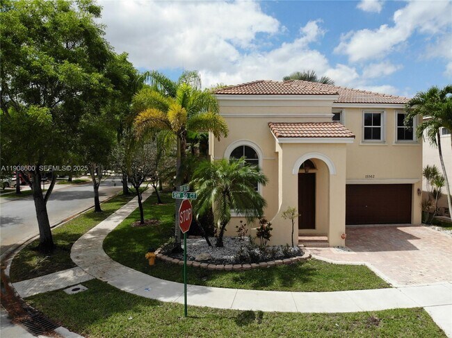 Building Photo - 15562 SW 50th Ct