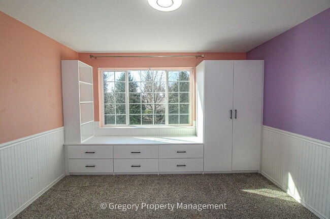 Building Photo - Beautiful and Modern Two-Story Home in Great Millcreek Location! 3 Bedrooms, 2.5 Bathrooms, Spaci...