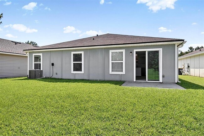 Building Photo - 137 Fairway Ct