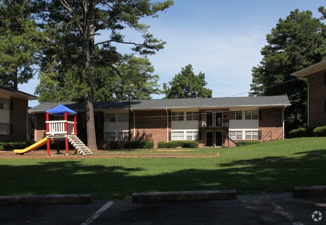 Building Photo - Highland Knoll