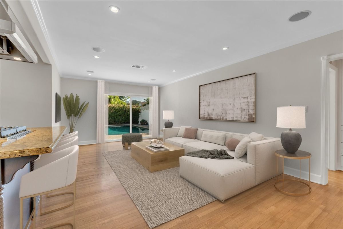 Building Photo - 4710 Cartwright Ave