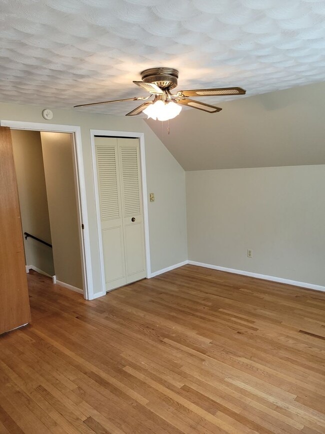 Building Photo - 3915 S Orchard Ct