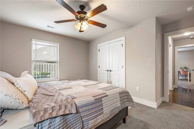 Building Photo - 1221 Stoneybrook Ln