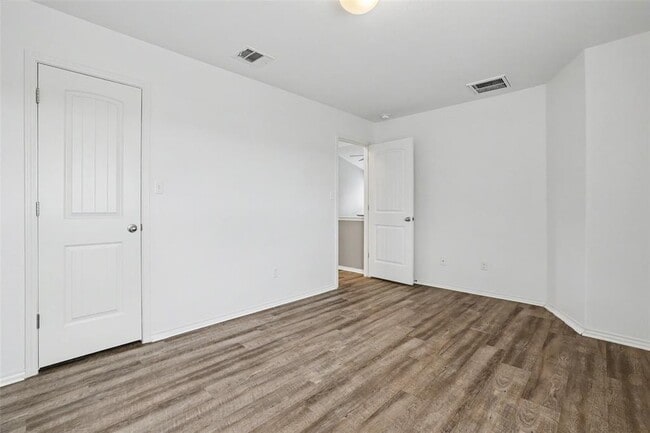 Building Photo - 6227 Aviara Dr