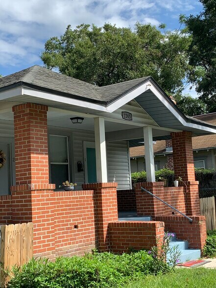 front street view - 2243 Gilmore St