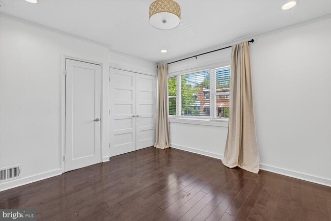 Building Photo - 2218 16th St NE