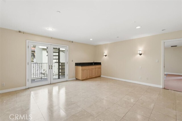 Building Photo - 233 S Irena Ave