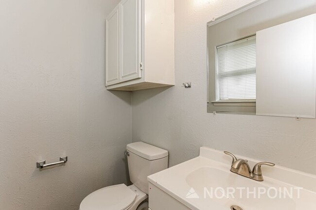 Building Photo - 1238 Saturn Dr