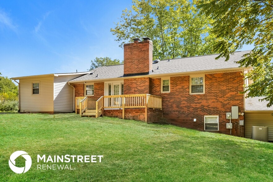 Building Photo - 1036 Dogwood Dr