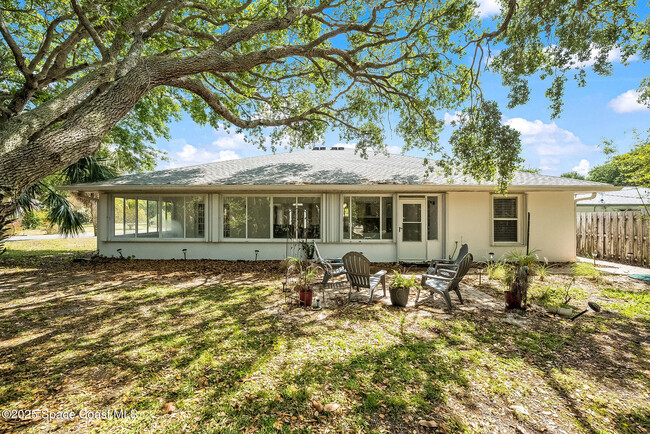 Building Photo - 210 Heron Dr